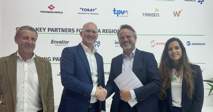 Nexeo Plastics and MBA Polymers signed a long-term distribution agreement